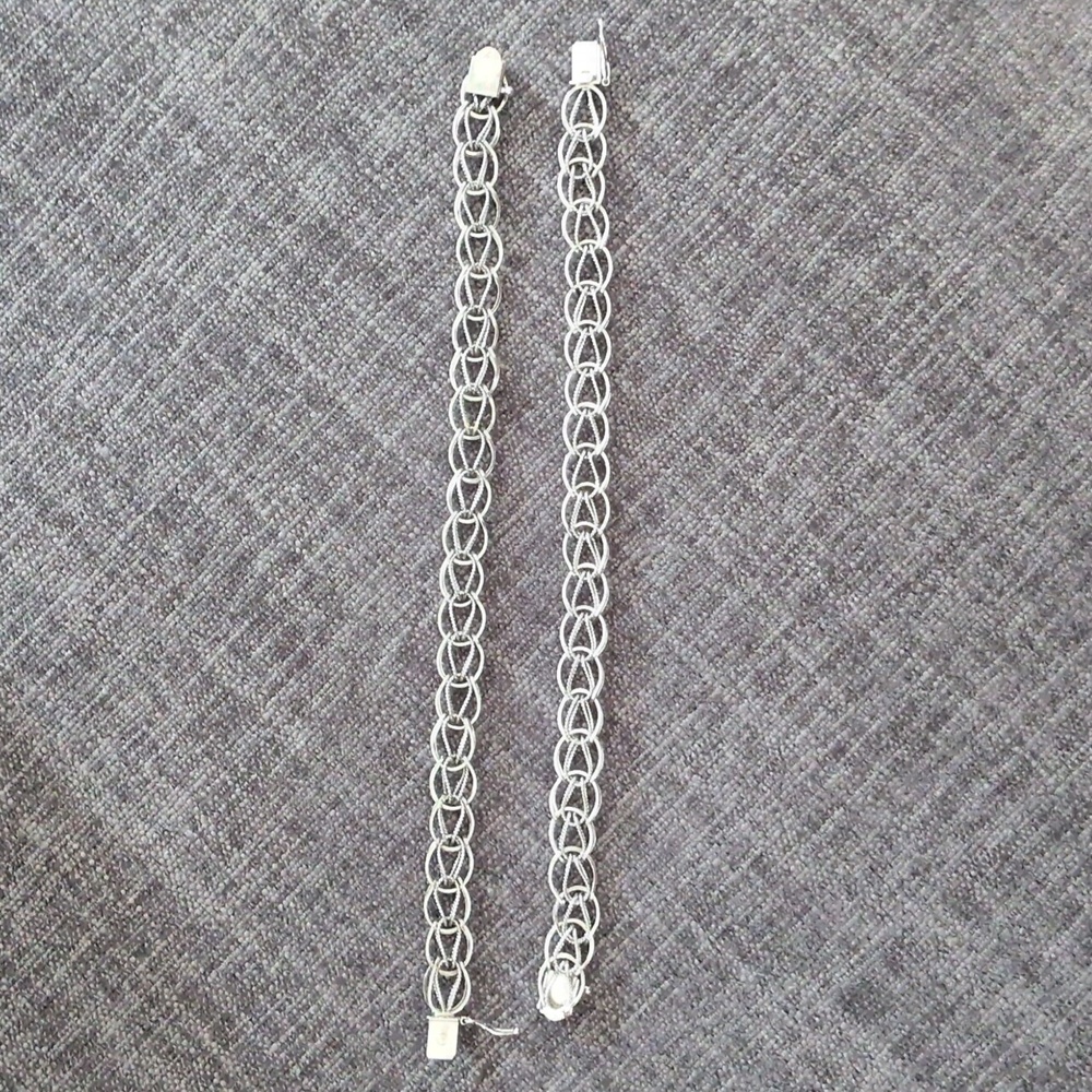 Elegant Silver Chain Bracelet